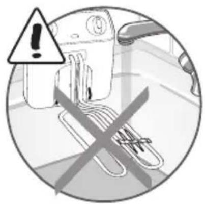 Warning symbol with exclamation mark and paperclip, indicating incorrect safety or hazard