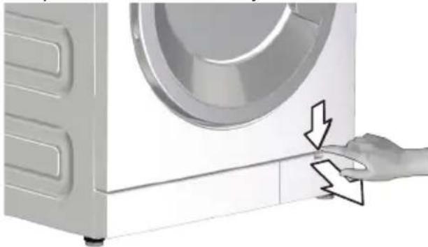 GRUNDIG GWN 36432 - Draining remaining water and cleaning the pump filter - 5