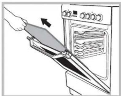 WHIRLPOOL ACMT 6631/WH - Removing and fitting the oven door: - 5