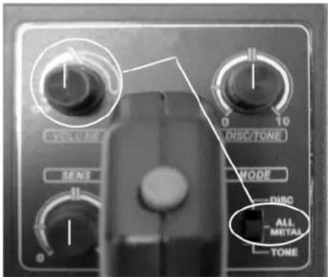 VOLUME 0 10 DISC/TONE SENS MODE DISC ALL METAL TONE