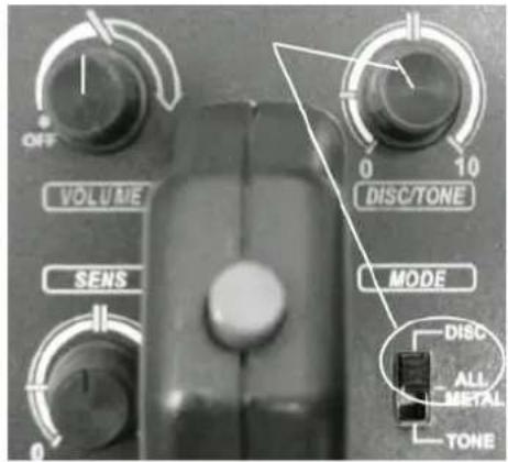 OFF VOLUME 0 10 SENS DISC/TONE MODE DISC ALL METAL TONE