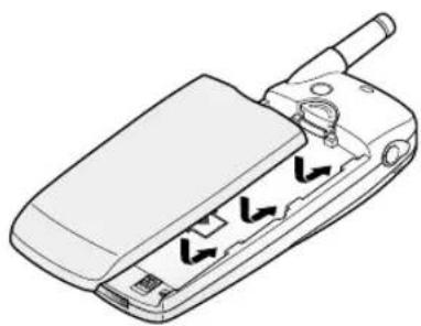 SAMSUNG SGH-R210LA - Indsætte SIM-kortet og batteriet - 4