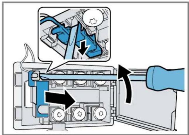 Diagram showing a mechanical assembly with an inset image of a worker installing components, labeled in Chinese.