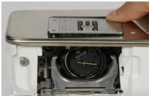 BERNINA 790 Plus - Indstil nälestop oppe/nede (permanent) - 2