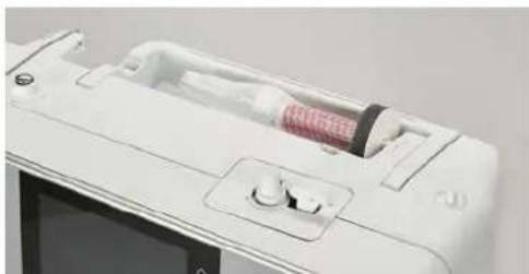 BERNINA 480 - Nedsænkbar spoleholder - 4