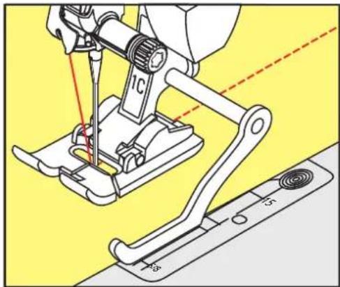 BERNINA 480 - Afslut kanterne med kantlinealen (ekstra tilbehør) - 1