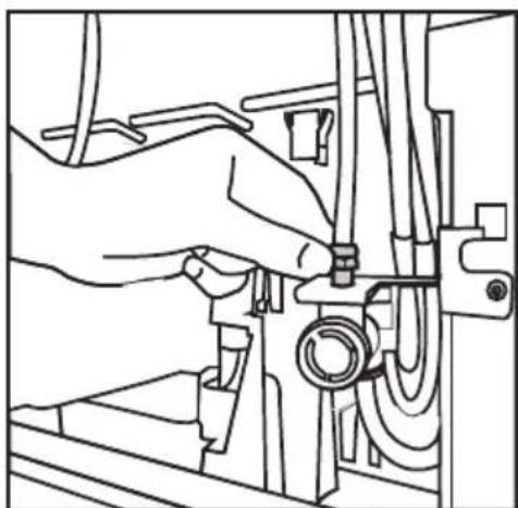 BEKO GN162320PT - Anslutning av vattenslang till produkten - 3