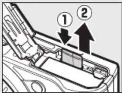 NIKON 1 J5 - Isætning og udtagning af genopladelige batterier og hukommelseskort - 2