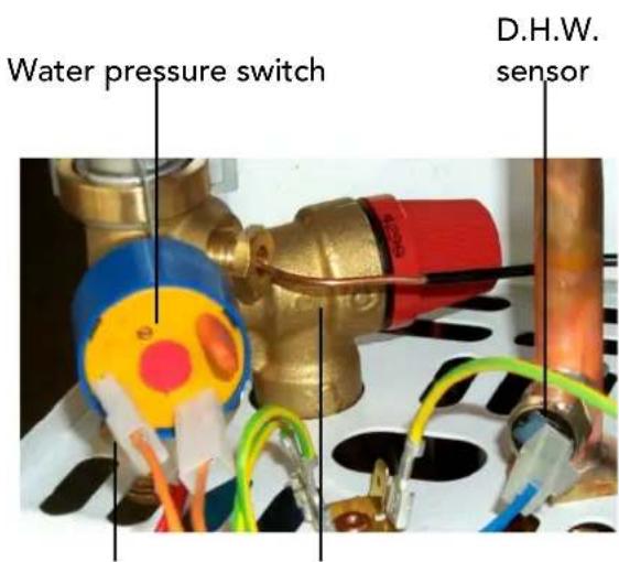 Water pressure switch D.H.W. sensor