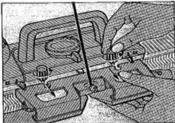 Empisal Knitmaster 326 - IF THE CARRIAGE JAMS - 1