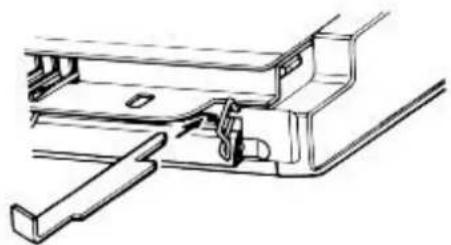 Empisal Knitmaster 305 - UNPACKING THE MACHINE - 4