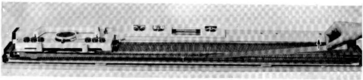 Empisal Knitmaster 305 - SETTING UP THE MACHINE - 1
