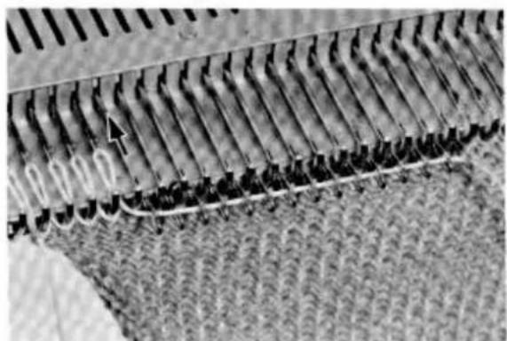 Empisal Knitmaster 305 - KNITTING A 'V' NECK IN A PATTERNED GARMENT - 3