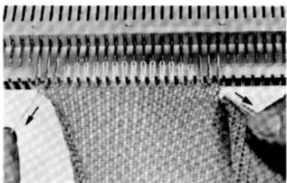 Empisal Knitmaster 305 - KNITTING A 'V' NECK IN A PATTERNED GARMEN - 3