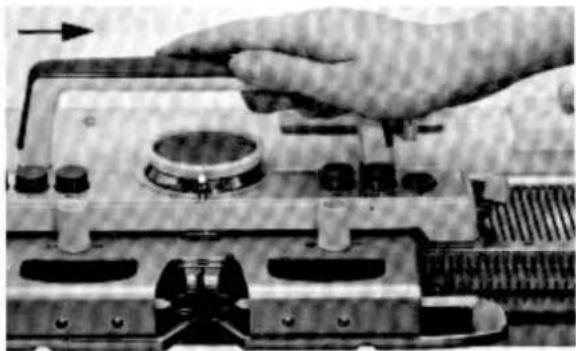 Empisal Knitmaster 305 - SETTING UP THE MACHINE - 4