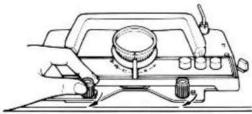 Empisal Knitmaster 305 - SETTING UP THE MACHINE - 2