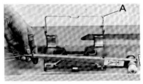 Empisal Knitmaster 305 - SETTING UP THE YARN BRAKE - 1