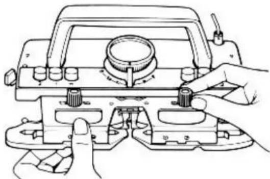 Empisal Knitmaster 305 - OILING THE MACHINE - 3