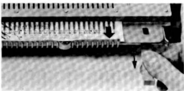 Empisal Knitmaster 305 - UNPACKING THE MACHINE - 3