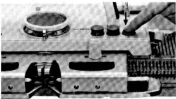 Empisal Knitmaster 305 - SETTING UP THE MACHINE - 3