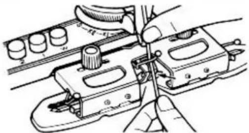 Empisal Knitmaster 305 - KNITTING A HEM - 1