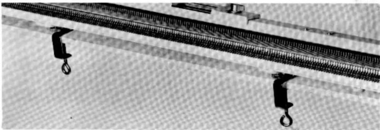 Empisal Knitmaster 305 - SETTING UP THE MACHINE - 1