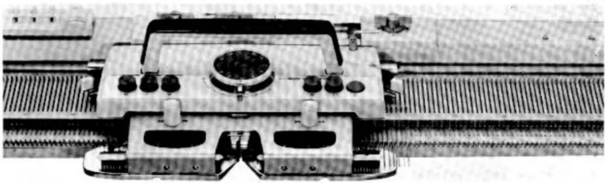 Empisal Knitmaster 305 - SETTING UP THE MACHINE - 1