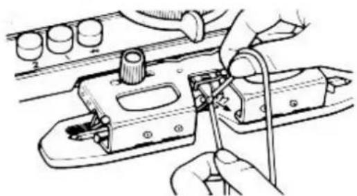 Empisal Knitmaster 305 - KNITTING A HEM - 5