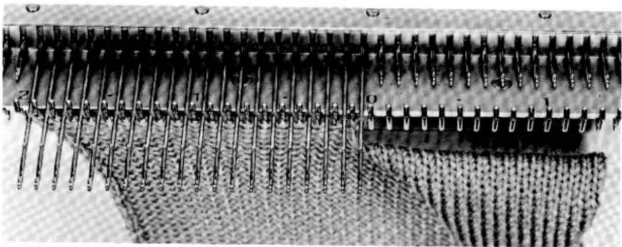 Empisal Knitmaster 305 - SHAPING A 'V' NECK - 2