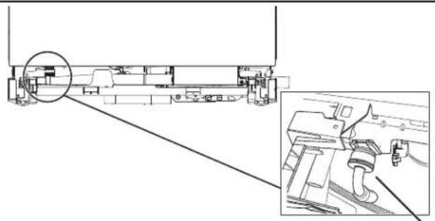 MAYTAG MDB4949SKB - Raccorder le raccord coudé de 90° à la valve - 1