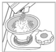 INDESIT DFP 58B1 NX EU - Measuring out the refined salt - 1