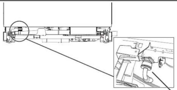 KITCHENAID KDPM604KPS - Raccorder le raccord coudé de 90° à la valve - 1