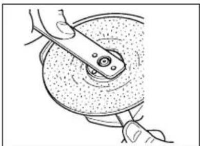 BLACK & DECKER KG90 - ΤΟΠΟΘΕΤΗΣΗ ΔΙΣΚΩΝ ΛΕΙΑΝΣΗΣ ΑΠΟ ΣΜΥΡΙΔΟΠΑΝΟ - 1