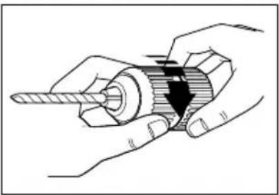 BLACK & DECKER KD355K - INSERIMENTO DELLA PUNTA (MANDRINI SENZA CHIAVE) - 1
