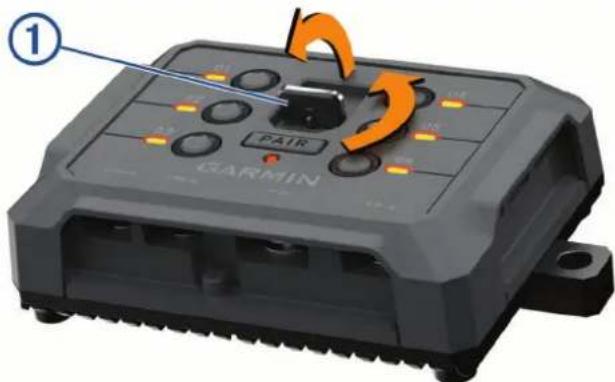 GARMIN RV 890 - Åbning af frontdækslet - 1