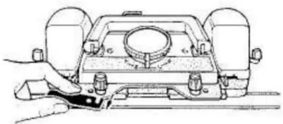 Empisal Knitmaster 321 - SETTING UP THE MACHINE - 2