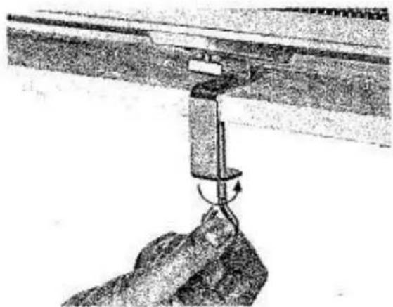 Empisal Knitmaster 321 - SETTING UP THE MACHINE - 4