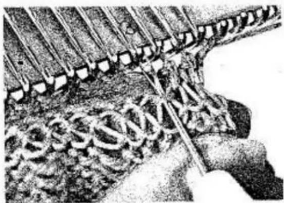 Empisal Knitmaster 321 - KNITTING A 3 BY 1 WELT - 2