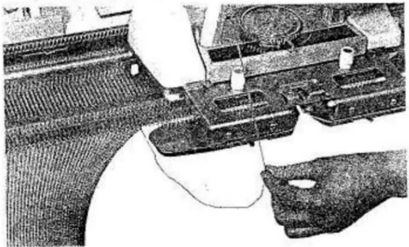 Empisal Knitmaster 321 - YOU ARE NOW MACHINE KNITTING - 2