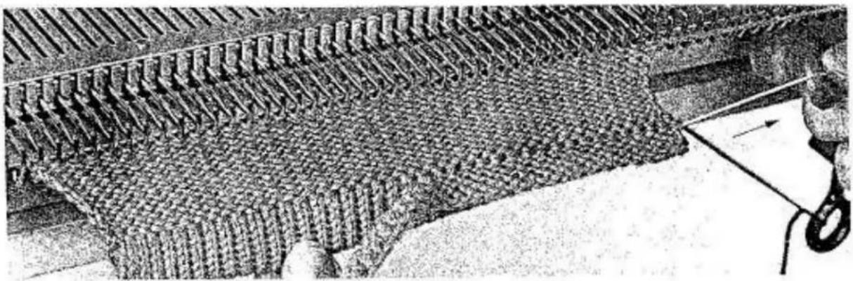 Empisal Knitmaster 321 - KNITTING A HEM - 1