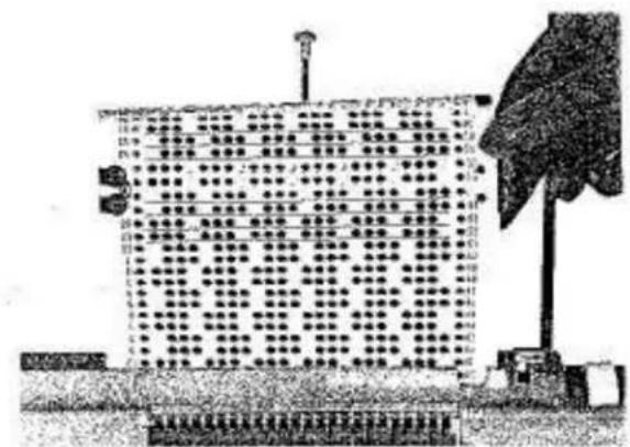 Empisal Knitmaster 321 - INSERTING THE PUNCH CARD - 3