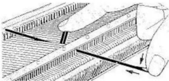 Empisal Knitmaster 321 - CHANGING A DAMAGED NEEDLE - 5