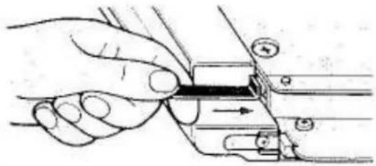 Empisal Knitmaster 321 - CHANGING A DAMAGED NEEDLE - 3