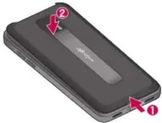 LG Optimus 2X - Sätta i SIM-kortet och batteriet - 4