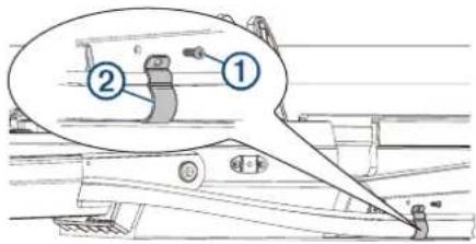GARMIN Force Trolling Motor Freshwater 50 - Sådan afmonterer du strøm- og transducerkablerne fra holderen - 1