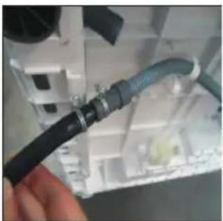 HOOVER DYC 71013 NBX-S - Coloque a mangueira como demonstrado: - 3