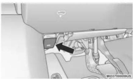 JEEP Compass (2021) - OPENING THE HOOD - 1