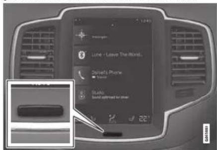 VOLVO XC90 (2021) - Rengøre midterdisplay - 1