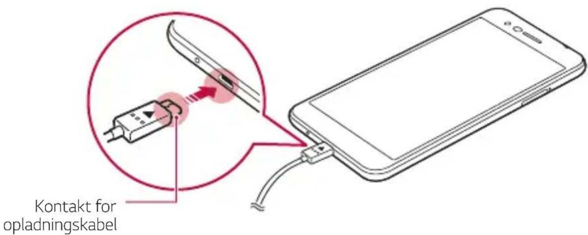 LG K11 - Opladning af batteriet - 1