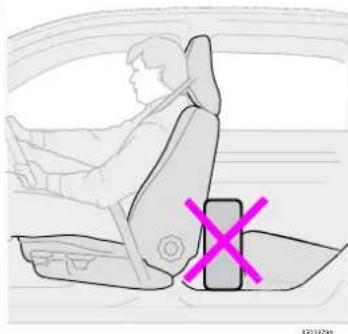 VOLVO Xc70 (2003) - WHIPS (Whiplash Protection System) - 2